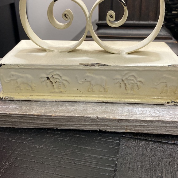 2009 Decorative Cream Metal Garden Sculptures! - Picture 3 of 4